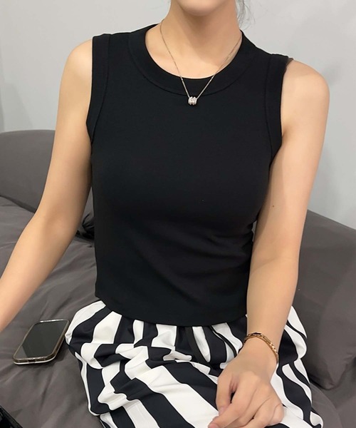 aimoha(アイモハ)の「シンプルデザインタンクトップ (SS)(タンクトップ・レディース・イエロー/ワインレッド/カーキ/ライトグレー/ピンク/チョコ/ホワイト/ベージュ/ライトベージュ/ブラック・FREE)」の3枚目の写真
