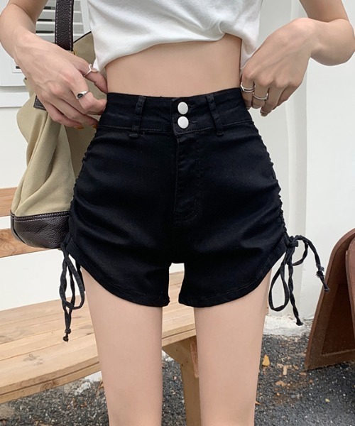 Teem Store(チームストア)の「サイドシャーリングリボンダブルボタンデニムショートパンツ(デニムパンツ・レディース・ブラック/ブルー・M/L)」の5枚目の写真