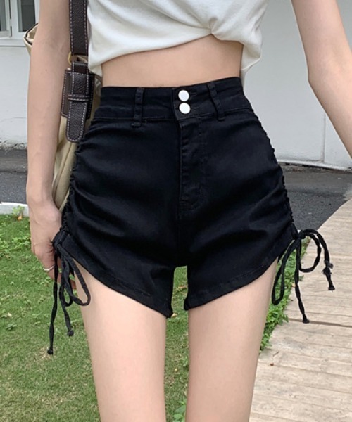 Teem Store(チームストア)の「サイドシャーリングリボンダブルボタンデニムショートパンツ(デニムパンツ・レディース・ブラック/ブルー・M/L)」の16枚目の写真