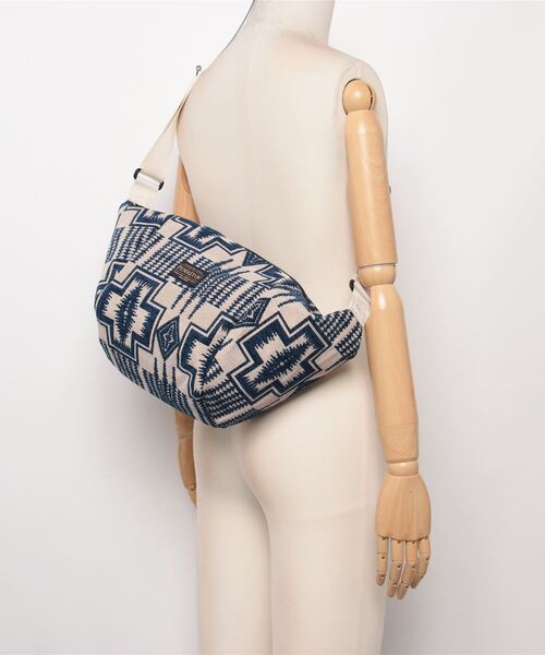 PENDLETON(ペンドルトン)の「【 PENDLETON / ペンドルトン 】GOBELINS BODY BAG / ゴブランボディバッグ(ボディバッグ/ウエストポーチ・メンズ・ブラック/オフホワイト・FREE)」の13枚目の写真