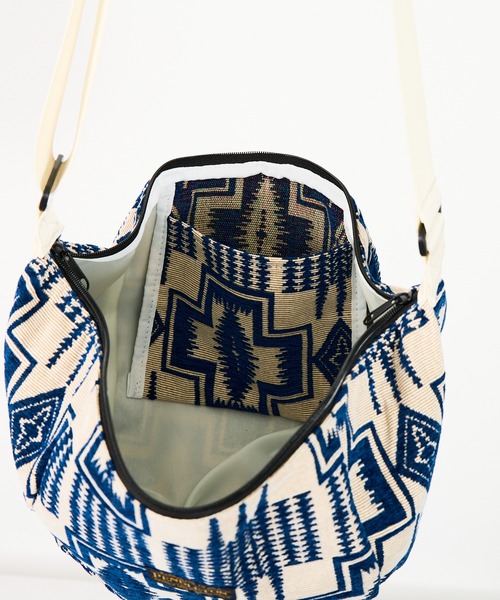 PENDLETON(ペンドルトン)の「【 PENDLETON / ペンドルトン 】GOBELINS BODY BAG / ゴブランボディバッグ(ボディバッグ/ウエストポーチ・メンズ・ブラック/オフホワイト・FREE)」の12枚目の写真