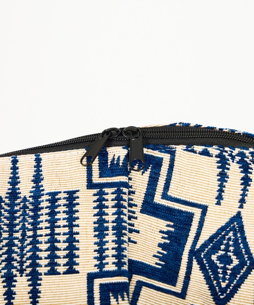 PENDLETON(ペンドルトン)の「【 PENDLETON / ペンドルトン 】GOBELINS BODY BAG / ゴブランボディバッグ(ボディバッグ/ウエストポーチ・メンズ・ブラック/オフホワイト・FREE)」の9枚目の写真
