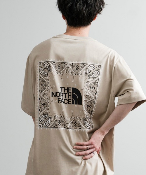 THE NORTH FACE（ザノースフェイス）の「THE NORTH FACE ザ・ノースフェイス M'S BANDANA S/S R/TEE ルーズフィットバンダナ柄スクエアプリント半袖Tシャツ（Tシャツ/カットソー・メンズ・ベージュ/ピンク/ホワイト/ブラック/グレー/オレンジ・S/M/L/XL/XXL）」の5枚目の写真