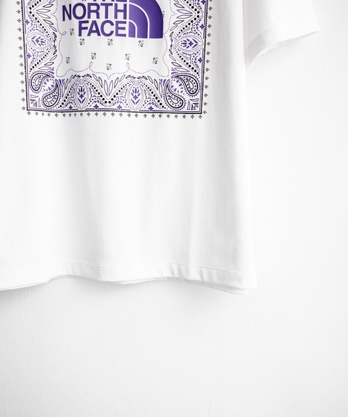 THE NORTH FACE（ザノースフェイス）の「THE NORTH FACE ザ・ノースフェイス M'S BANDANA S/S R/TEE ルーズフィットバンダナ柄スクエアプリント半袖Tシャツ（Tシャツ/カットソー・メンズ・ベージュ/ピンク/ホワイト/ブラック/グレー/オレンジ・S/M/L/XL/XXL）」の22枚目の写真