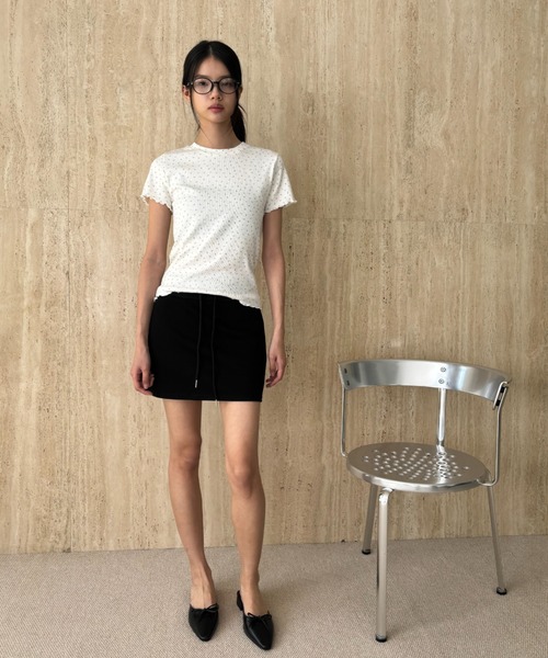 FUULLY STUDIO(フーリィーステューディオ)の「フラワープリントコンパクトTシャツ(Tシャツ/カットソー・レディース・ベージュ/ブルー・FREE)」の7枚目の写真