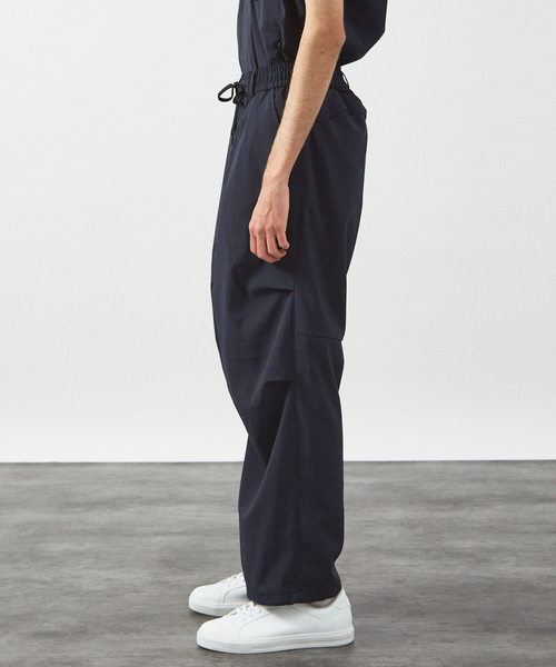 ABAHOUSE（アバハウス）の「【セットアップ対応】 ウーブン ドライ パラシュートパンツ / ワイドパンツ / 裾調整可能（その他パンツ・メンズ・ネイビー/グレー・46/48）」の5枚目の写真