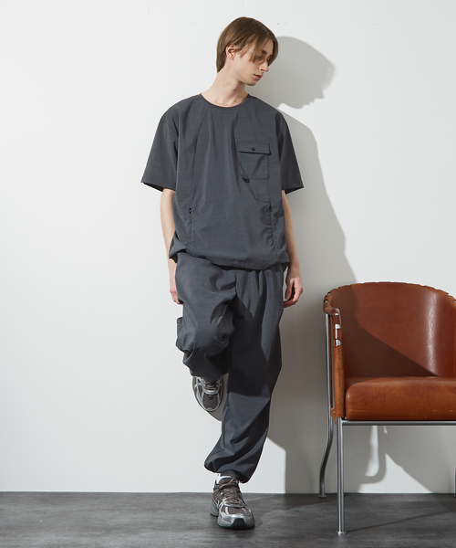 ABAHOUSE（アバハウス）の「【セットアップ対応】 ウーブン ドライ パラシュートパンツ / ワイドパンツ / 裾調整可能（その他パンツ・メンズ・ネイビー/グレー・46/48）」の19枚目の写真