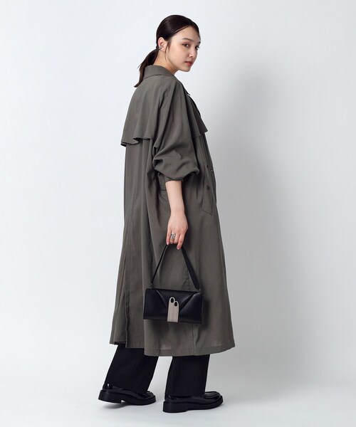 HIROKO HAYASHI(ヒロコハヤシ)の「LEO NECESSARIO(レオ ネチェサリオ)ショルダー付き長財布(財布・レディース・ブラック系4・00)」の9枚目の写真