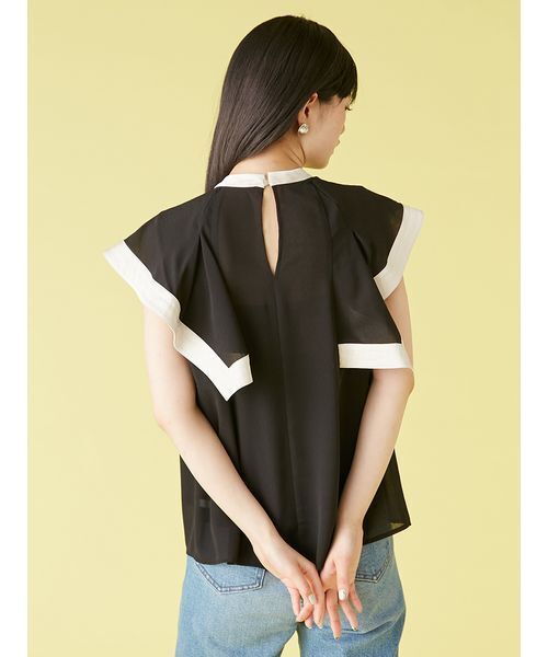 ❗️夏セール❗️LILY BROWNスクエアスリーブラッフルブラウス　新品 スクエアスリーブラッフルブラウス（シャツ/ブラウス）｜LILY