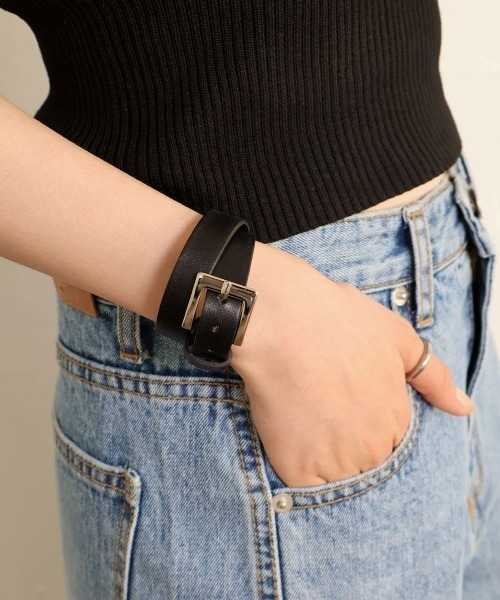 セール】【本革】 バックル レザー バングル（バングル/リストバンド