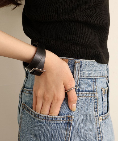 セール】【本革】 バックル レザー バングル（バングル/リストバンド