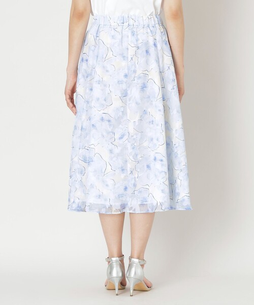 TO BE CHIC（トゥー ビー シック）の「ローズプリントジャカード フレアスカート（スカート・レディース・ピンク系その他2/ブルー系その他4・42/40）」の5枚目の写真