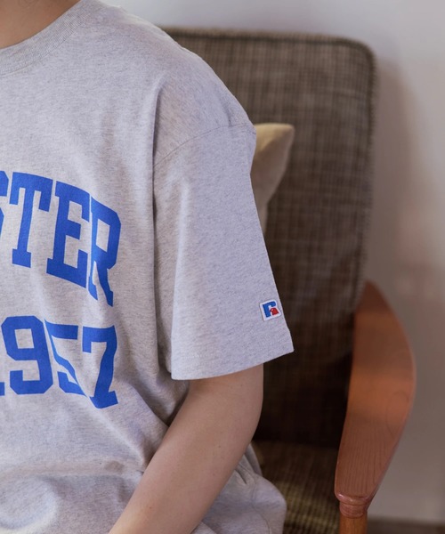 Russell Athletic（ラッセルアスレティック）の「Duckster/ダックスター　RIUSSEL ATHLETIC 別注TEE（カレッジビッグロゴ）（Tシャツ/カットソー・メンズ・ライトグレー/ホワイト/ブラック・MEDIUM/LARGE/X-LARGE）」の13枚目の写真