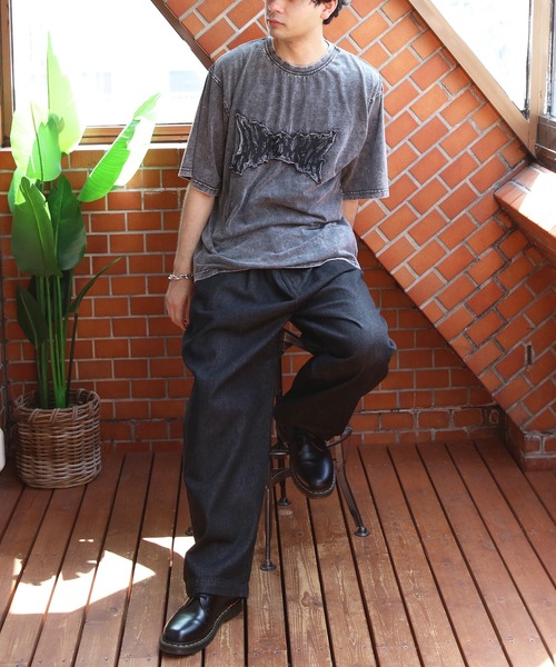 ８(eight)（エイト）の「グランジ加工刺繍Tシャツ（Tシャツ/カットソー・メンズ・ブラック系その他/ホワイト系その他/アイボリー/スミクロ・MEDIUM/LARGE）」の5枚目の写真