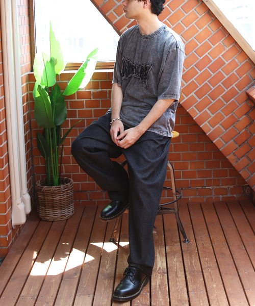 ８(eight)（エイト）の「グランジ加工刺繍Tシャツ（Tシャツ/カットソー・メンズ・ブラック系その他/ホワイト系その他/アイボリー/スミクロ・MEDIUM/LARGE）」の7枚目の写真