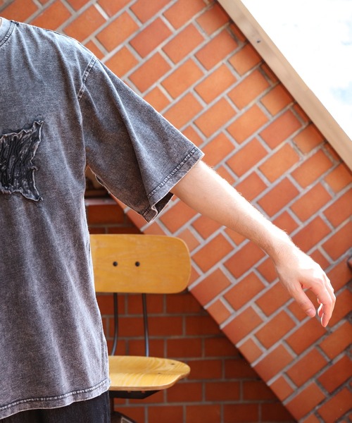 ８(eight)（エイト）の「グランジ加工刺繍Tシャツ（Tシャツ/カットソー・メンズ・ブラック系その他/ホワイト系その他/アイボリー/スミクロ・MEDIUM/LARGE）」の16枚目の写真