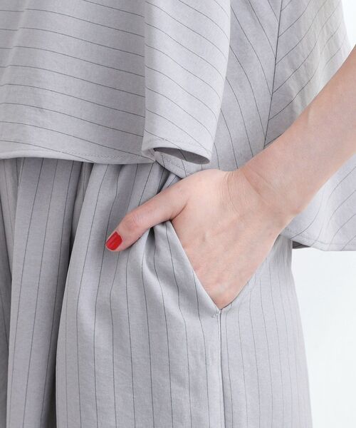 grove（グローブ）の「1枚でお洒落見え ストライプドッキングサロペット（サロペット/オーバーオール・レディース・ブラック/ライトグレー系2・03/02/04/01/05）」の4枚目の写真