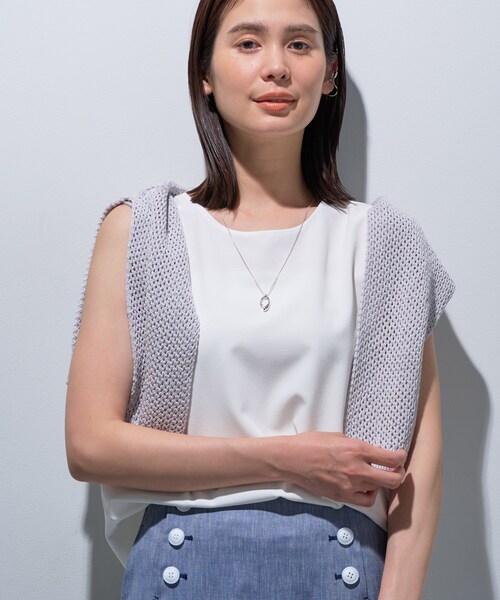 INDIVI（インディヴィ）の「【インナーとしても活躍！／SETUP可能】ジョーゼット ノースリーブトップス（Tシャツ/カットソー・レディース・ホワイト/ブラック/ダークグレー・13/05/38/34/15 ）」の2枚目の写真
