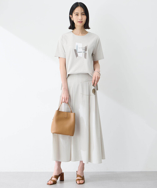 A/C DESIGN BY ALPHA CUBIC(エーシーデザインバイアルファキュービック)の「【接触冷感・UVカット】グラフィックTシャツ(Tシャツ/カットソー・レディース・オフホワイト/ライトグレー・M/L/LL)」の4枚目の写真