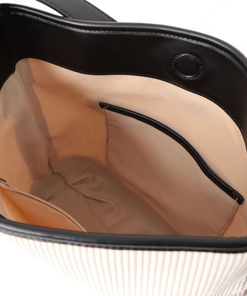 Jewelna Rose（ジュエルナローズ）の「JEWELNA by Jewelna Rose ニットトートバッグ A4 16283（トートバッグ・レディース・グレー/ブラック/アイボリー・FREE）」の6枚目の写真