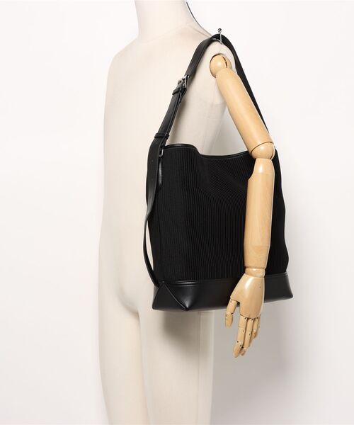 Jewelna Rose（ジュエルナローズ）の「JEWELNA by Jewelna Rose ニットトートバッグ A4 16283（トートバッグ・レディース・グレー/ブラック/アイボリー・FREE）」の4枚目の写真