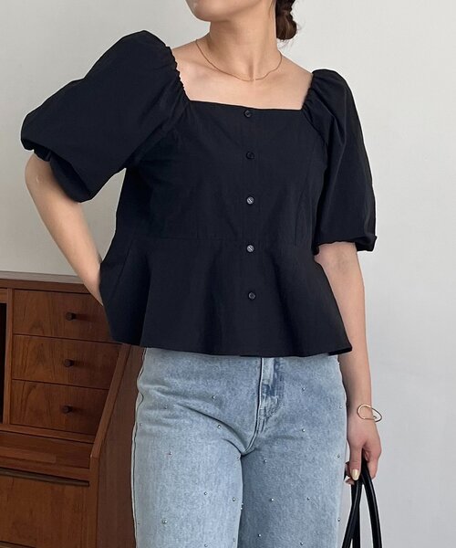 CAPRICIEUX LE'MAGE(カプリシューレマージュ)の「【オフショルでも着られる】パフスリーブペプラムブラウス(シャツ/ブラウス・レディース・ブラック/ホワイト/ブルー・FREE)」の3枚目の写真