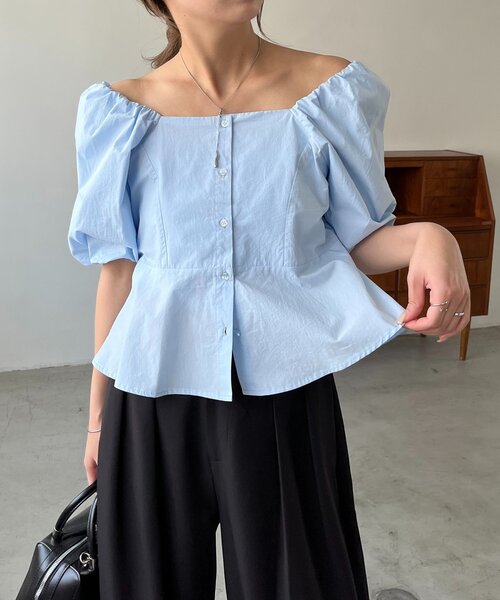 CAPRICIEUX LE'MAGE(カプリシューレマージュ)の「【オフショルでも着られる】パフスリーブペプラムブラウス(シャツ/ブラウス・レディース・ブラック/ホワイト/ブルー・FREE)」の6枚目の写真