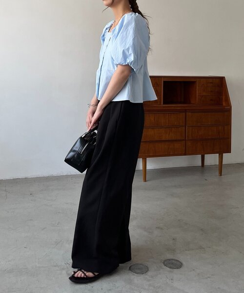 CAPRICIEUX LE'MAGE(カプリシューレマージュ)の「【オフショルでも着られる】パフスリーブペプラムブラウス(シャツ/ブラウス・レディース・ブラック/ホワイト/ブルー・FREE)」の5枚目の写真