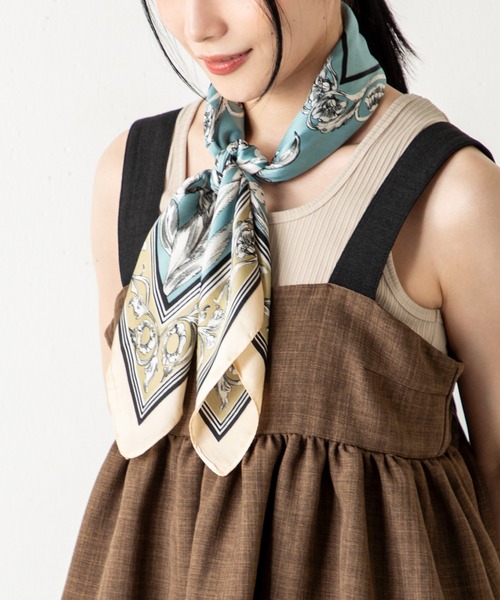 MILLION CARATS（ミリオンカラッツ）の「1枚で着こなし格上げ！華やかなペイズリーと花柄で魅せる、大人のためのシルクタッチスカーフ（ストール/ショール・レディース・ベージュ/ブラック/ブルー・FREE）」の3枚目の写真
