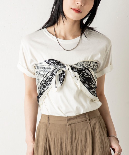 MILLION CARATS（ミリオンカラッツ）の「1枚で着こなし格上げ！華やかなペイズリーと花柄で魅せる、大人のためのシルクタッチスカーフ（ストール/ショール・レディース・ベージュ/ブラック/ブルー・FREE）」の10枚目の写真