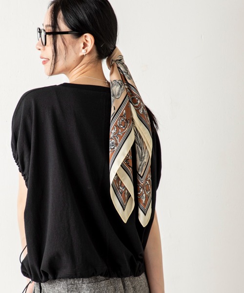 MILLION CARATS（ミリオンカラッツ）の「1枚で着こなし格上げ！華やかなペイズリーと花柄で魅せる、大人のためのシルクタッチスカーフ（ストール/ショール・レディース・ベージュ/ブラック/ブルー・FREE）」の20枚目の写真