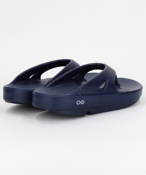 FREAK'S STORE（フリークスストア）の「OOFOS/ウーフォス 販路限定 OOriginal/ウーオリジナル/トングサンダル（サンダル・レディース・ネイビー・5/8/7/6）」の5枚目の写真