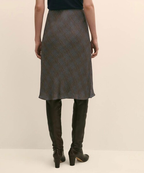 BROOKS BROTHERS(ブルックスブラザーズ)の「レーヨンシフォン グレンチェック フレアスカート(スカート・レディース・ブラウン・LARGE/MEDIUM/SMALL/X-SMALL)」の2枚目の写真