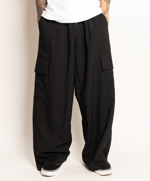 Subciety(サブサエティ)の「Wide relax cargo pants(カーゴパンツ・メンズ・ダークベージュ/ブラック・マルチサイズ)」の2枚目の写真