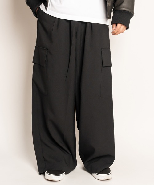 Subciety(サブサエティ)の「Wide relax cargo pants(カーゴパンツ・メンズ・ダークベージュ/ブラック・マルチサイズ)」の4枚目の写真