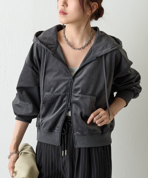 COLONY 2139（コロニートゥーワンスリーナイン）の「ベロアZIPパーカー（パーカー・レディース・チャコールグレー/ブラック/ブラウン・FREE）」の11枚目の写真