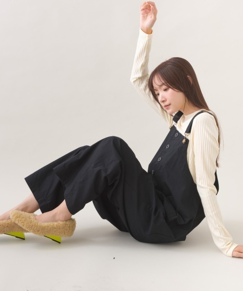 OMNES(オムネス)の「ワッシャーダンプ&デニムサロペット(サロペット/オーバーオール・レディース・ネイビー/ベージュ/ブラック/カーキ・FREE)」の6枚目の写真