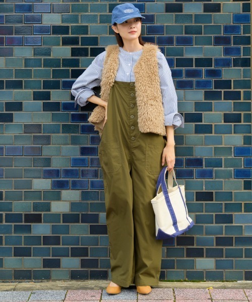 OMNES(オムネス)の「ワッシャーダンプ&デニムサロペット(サロペット/オーバーオール・レディース・ネイビー/ベージュ/ブラック/カーキ・FREE)」の9枚目の写真