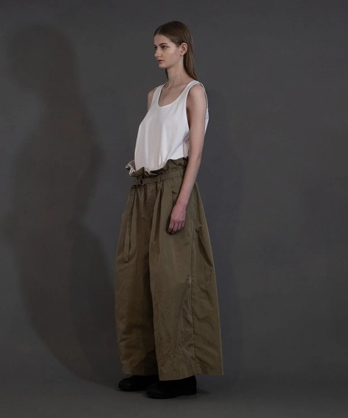 my beautiful landlet（マイビューティフルランドレット）の「【my beautiful landlet】 POLYESTER YARN DYED GABARDINE WIDE PANTS（その他パンツ・メンズ・カーキ/ネイビー/ブラック・0/1）」の8枚目の写真