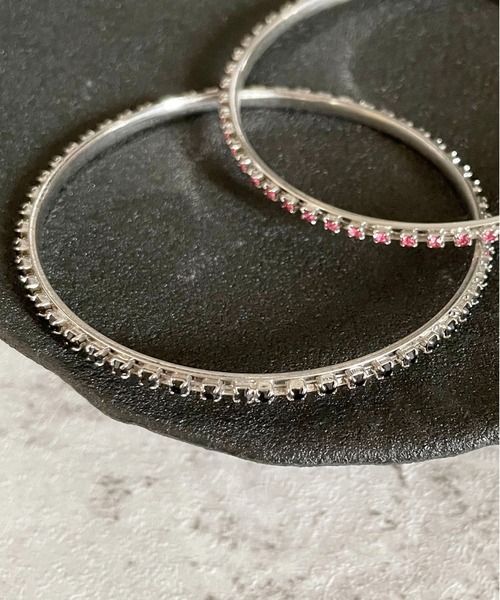 SPINNS（スピンズ）の「メタルシルバーブレスレット/カラーライトストーン（ブレスレット・メンズ・ブラック/ピンク・ONESIZE）」の2枚目の写真