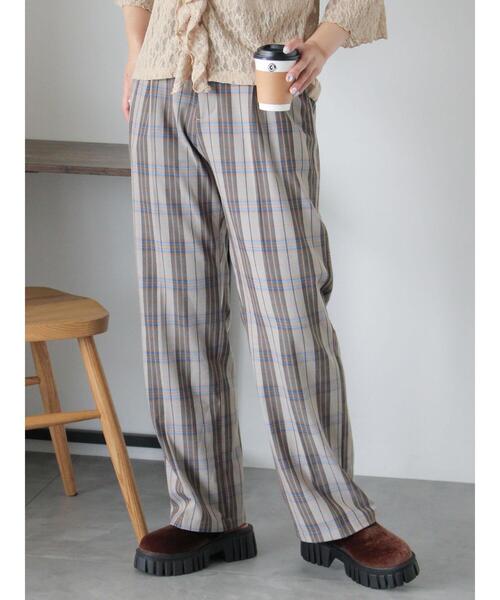 ehka sopo(エヘカソポ)の「センタープレスストレートスラックス(その他パンツ・レディース・ベージュ/グレー/チャコールグレー・F)」の3枚目の写真