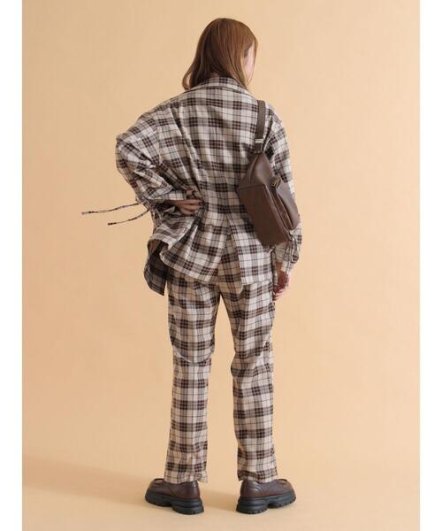 ehka sopo(エヘカソポ)の「センタープレスストレートスラックス(その他パンツ・レディース・ベージュ/グレー/チャコールグレー・F)」の9枚目の写真