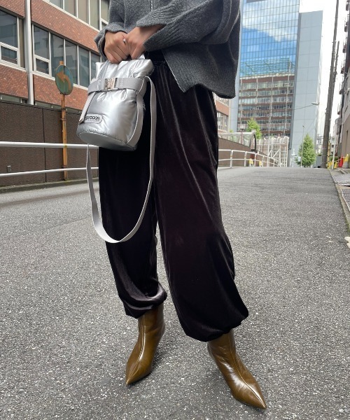 AIC.(エーアイシー)の「サイドラインベロアイージーパンツ(その他パンツ・レディース・ブラック/アイボリー・FREE)」の7枚目の写真