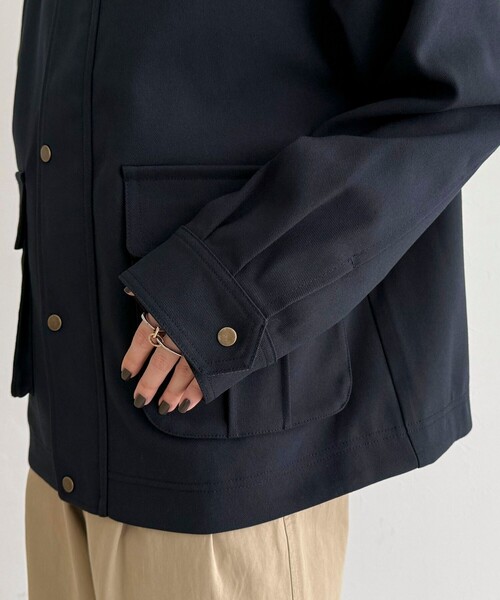 fredy emue（フレディエミュ）の「ツイルカバーオール（ブルゾン・レディース・ネイビー/ベージュ・38）」の10枚目の写真