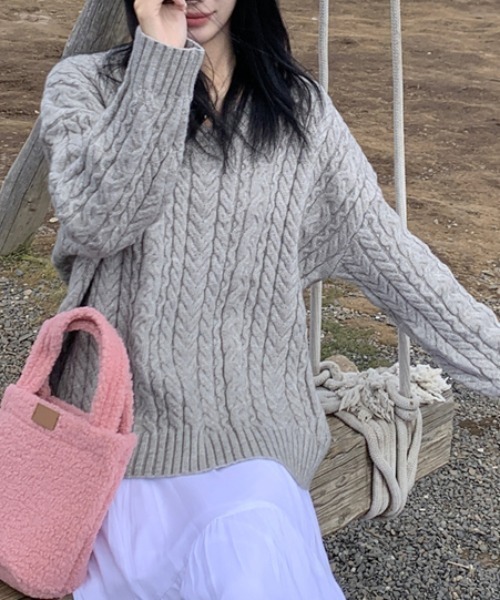 Aelina（エリナ）の「ツイストパターンVネックリラックスニットセーター（ニット/セーター・レディース・グレー/アイボリー・F）」の16枚目の写真