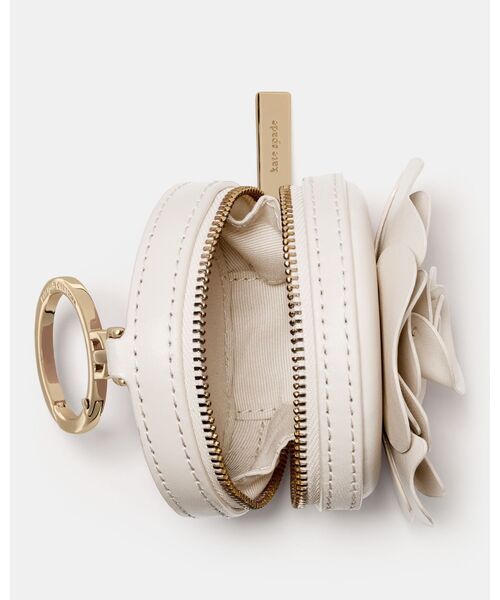 kate spade new york（ケイトスペード ニューヨーク）の「フローラ 3D バッグ チャーム（キーホルダー・レディース・ホワイト・ONESIZE）」の2枚目の写真