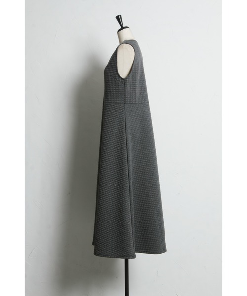 &. NOSTALGIA（アンドドットノスタルジア）の「ヘップバーンキルトジャンパースカート（ジャンパースカート・レディース・ブラック・M）」の13枚目の写真