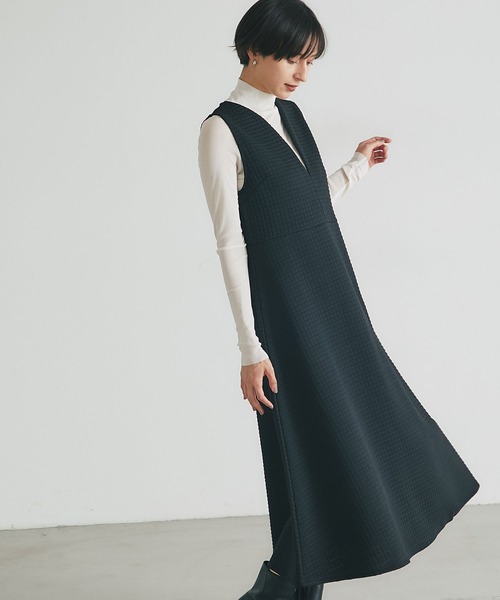 &. NOSTALGIA（アンドドットノスタルジア）の「ヘップバーンキルトジャンパースカート（ジャンパースカート・レディース・ブラック・M）」の2枚目の写真