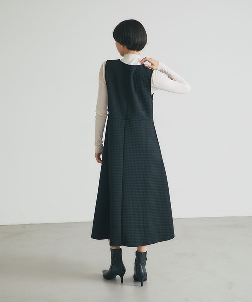 &. NOSTALGIA（アンドドットノスタルジア）の「ヘップバーンキルトジャンパースカート（ジャンパースカート・レディース・ブラック・M）」の3枚目の写真