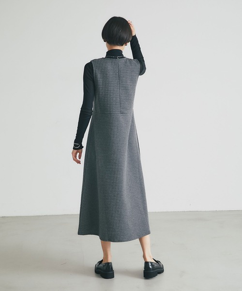 &. NOSTALGIA（アンドドットノスタルジア）の「ヘップバーンキルトジャンパースカート（ジャンパースカート・レディース・ブラック・M）」の7枚目の写真